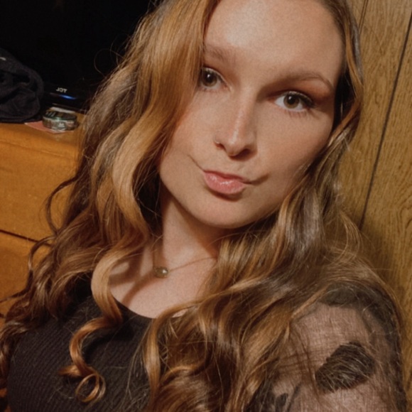 Meet Your Posher 💛 - Picture 1 of 1